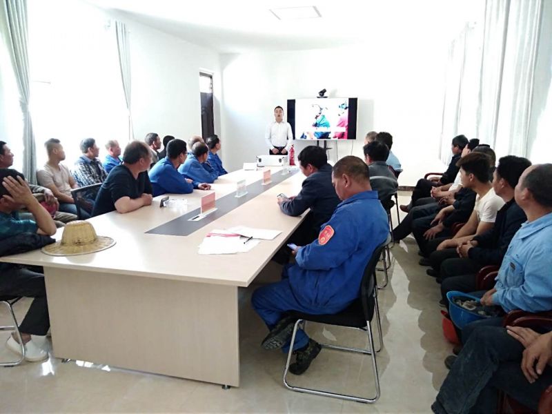 
				   
					黃河同力鹿角嶺礦山舉行滑塌、消防事故應(yīng)急救援演練
				 